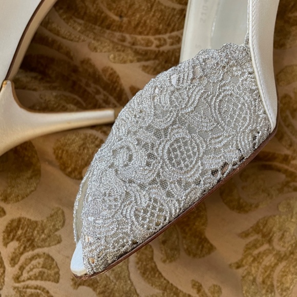 Stuart Weitzman Lace and Satin Peep-toe Pump - Picture 8 of 10